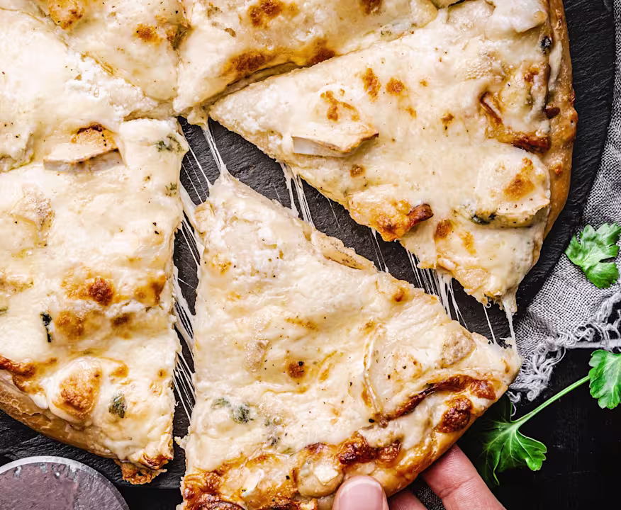 Dört Peynirli Pizza